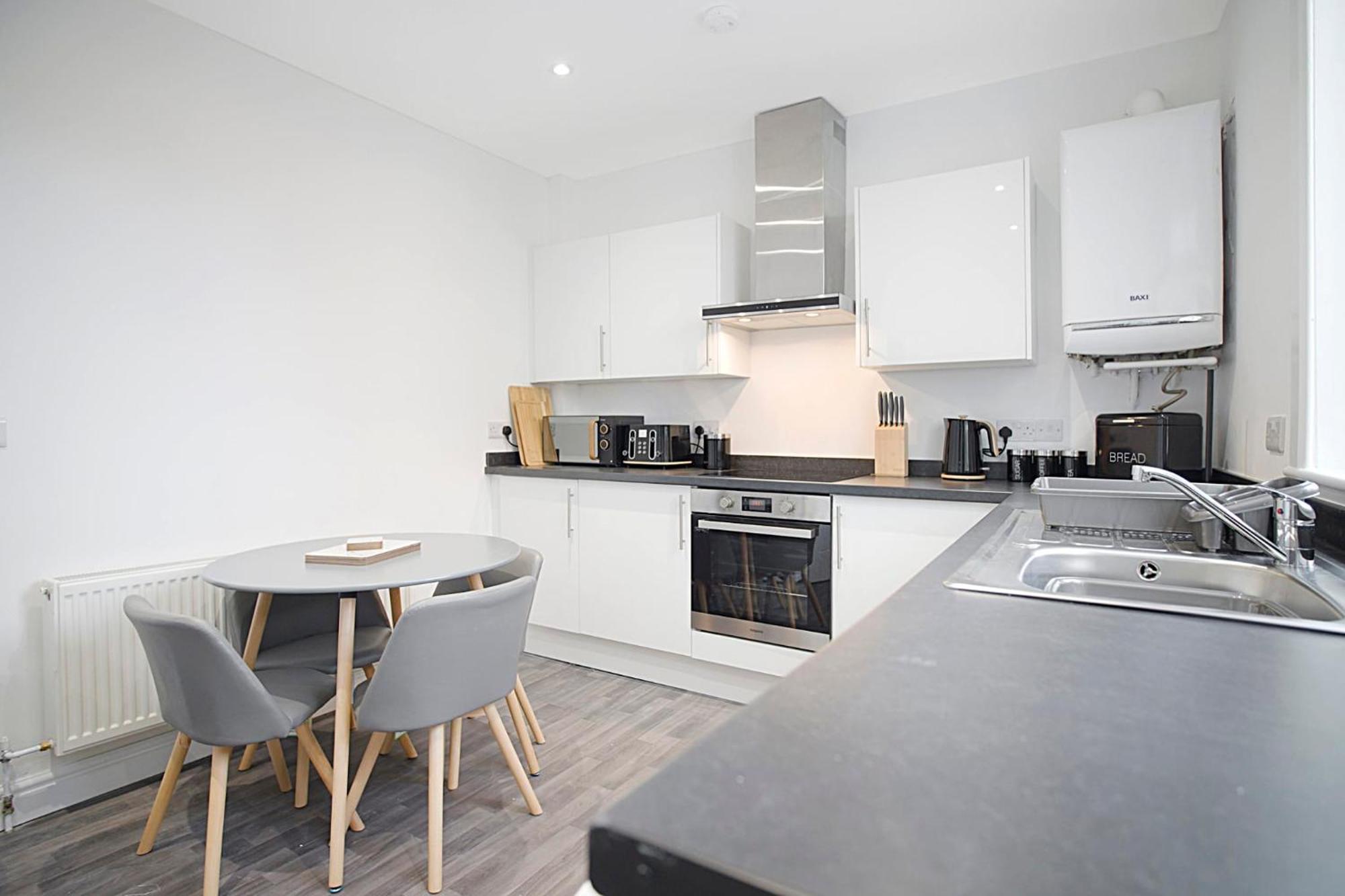 Spacious Retreat With Backyard Bliss, Sleeps 7 Apartment Bishop Auckland Luaran gambar